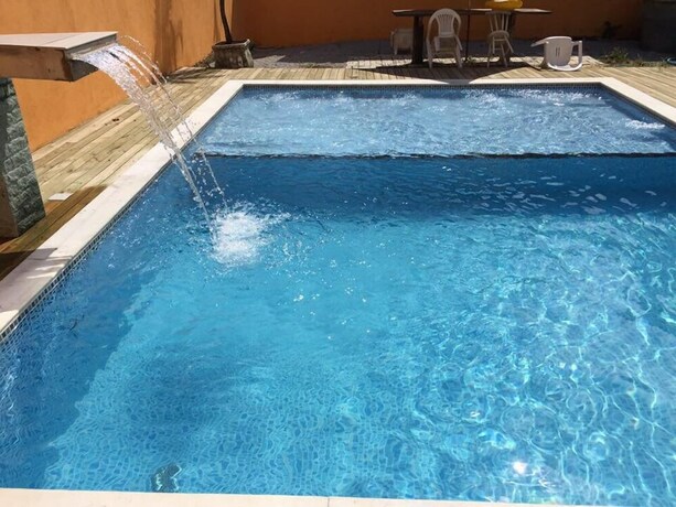 Imagen de la piscina del Hotel Chal&eacute;s Porto Seguro. Foto 27