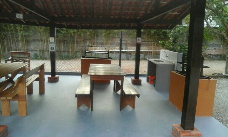 Imagen de los exteriores del Hotel Chal&eacute;s San Marino. Foto 22