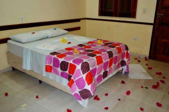 Imagen general del Hotel Chalés Suítes Pé na Areia - Praia de Guaibim - Bahia. Foto 3