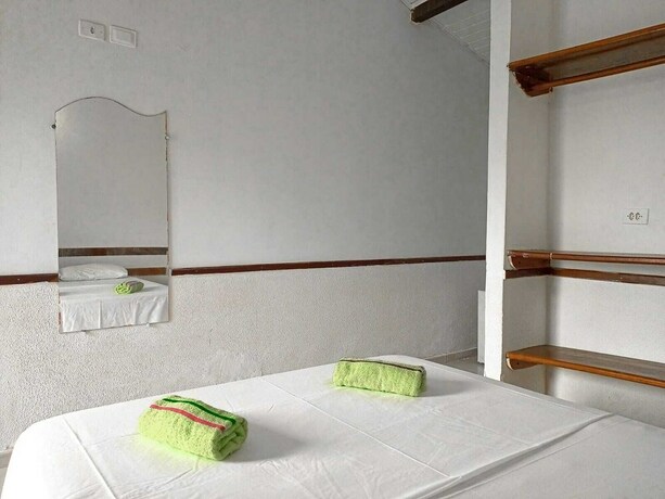 Imagen general del Hotel Chalés Suítes Pé na Areia - Praia de Guaibim - Bahia. Foto 18