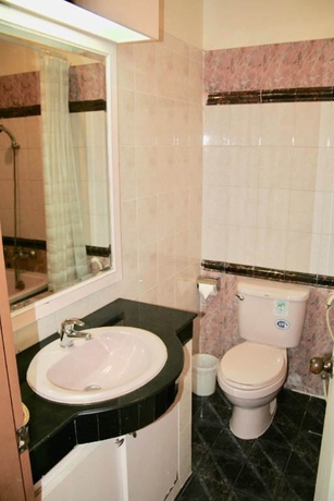 Imagen de la habitación del Hotel Chaleelay. Foto 3