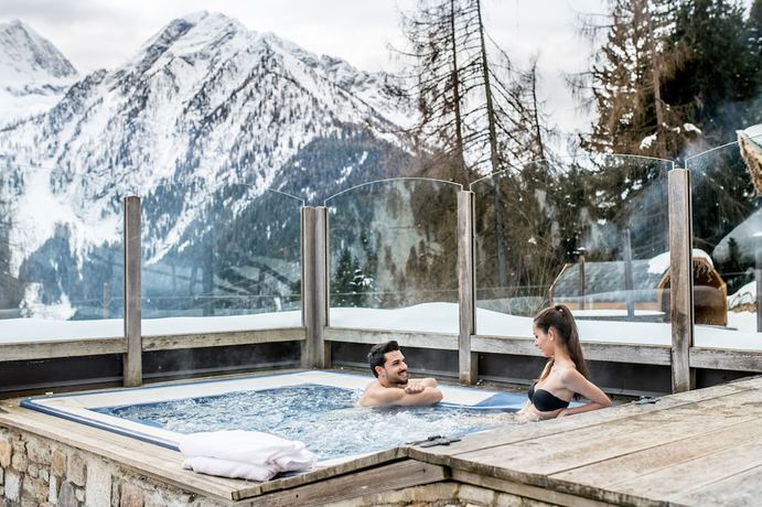 Imagen de la piscina del Hotel Chalet Al Foss. Foto 19