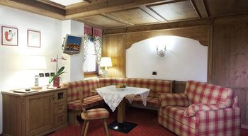 Imagen de los interiores del Hotel Chalet Barbara. Foto 13