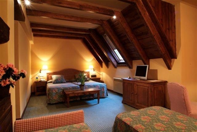 Imagen de la habitación del Hotel Chalet Bassibe. Foto 4