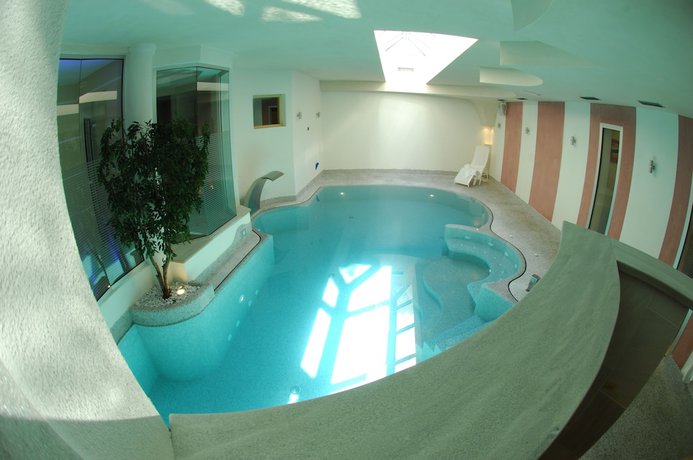 Imagen de la piscina del Hotel Chalet Caminetto. Foto 19