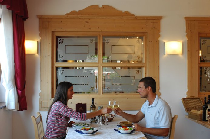 Imagen del bar/restaurante del Hotel Chalet Caminetto. Foto 7