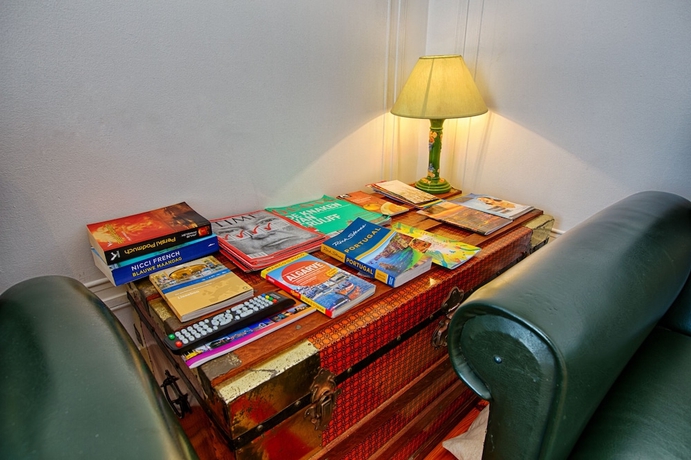 Imagen de los interiores del Hotel Chalet D Ávila Guest House. Foto 14