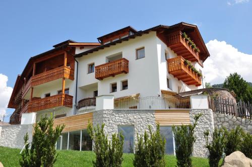 Imagen general del Hotel Chalet Dlaces. Foto 1