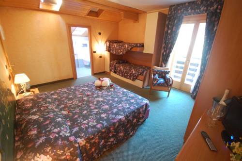Imagen de la habitación del Hotel Chalet Fiocco Di Neve. Foto 4