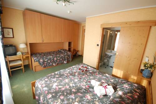 Imagen de la habitación del Hotel Chalet Fiocco Di Neve. Foto 5