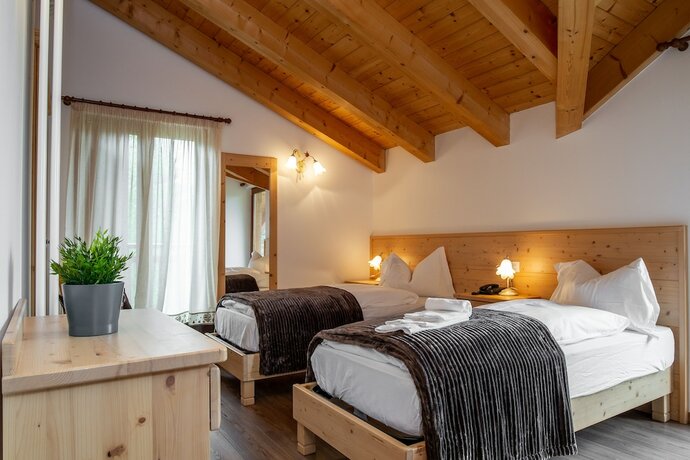 Imagen de la habitación del Hotel Chalet Giasenei. Foto 16