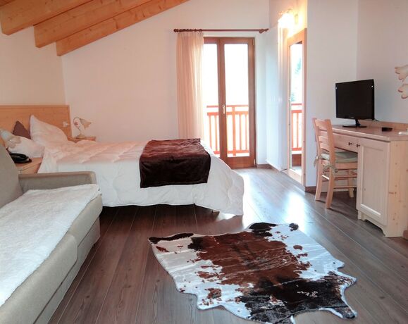 Imagen de la habitación del Hotel Chalet Giasenei. Foto 19