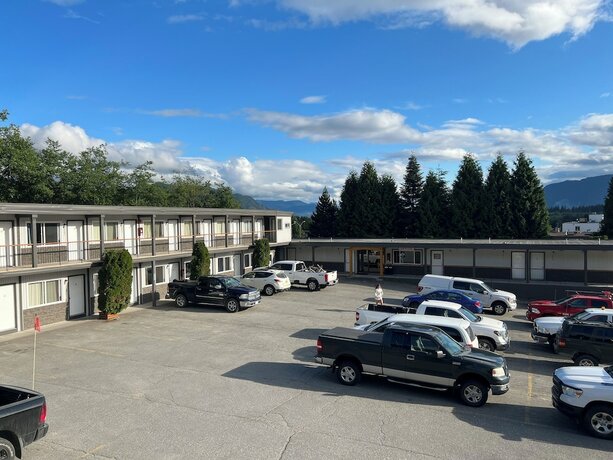 Imagen general del Hotel Chalet Inn, Kitimat. Foto 8