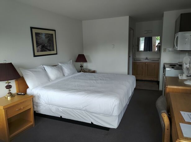 Imagen de la habitación del Hotel Chalet Inn, Kitimat. Foto 12