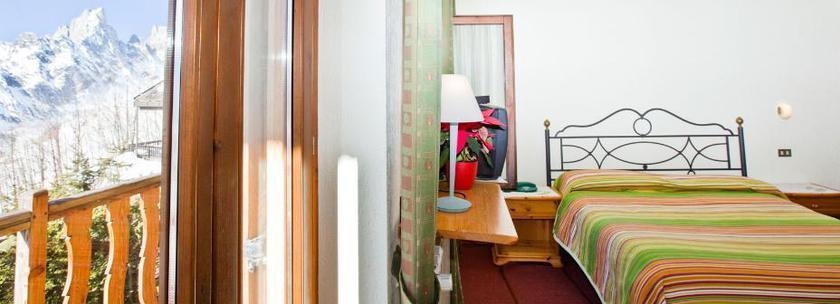 Imagen de la habitación del Hotel Chalet Joli. Foto 3