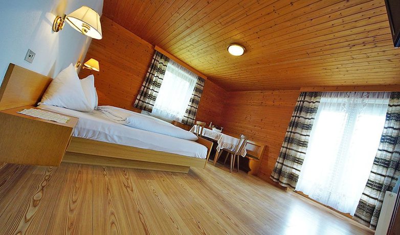 Imagen de la habitación del Hotel Chalet La Palsa. Foto 3