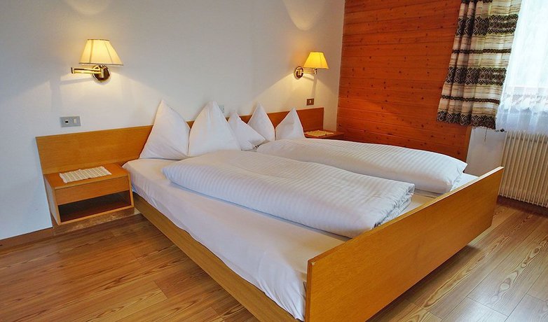 Imagen de la habitación del Hotel Chalet La Palsa. Foto 11