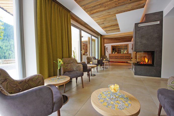 Imagen de los interiores del Hotel Chalet La Palsa. Foto 20