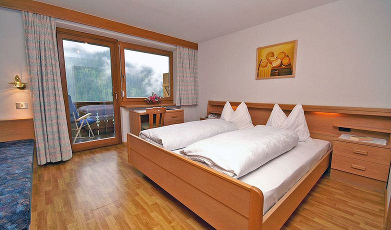 Imagen de la habitación del Hotel Chalet La Palsa. Foto 13