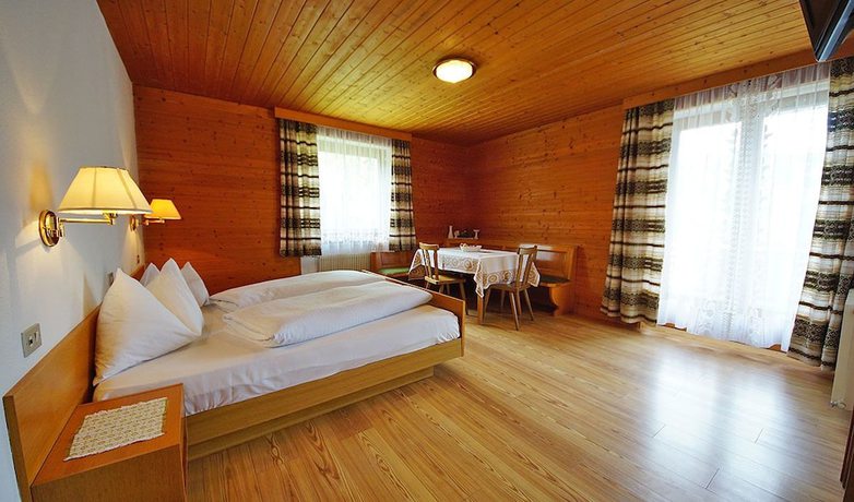 Imagen de la habitación del Hotel Chalet La Palsa. Foto 15