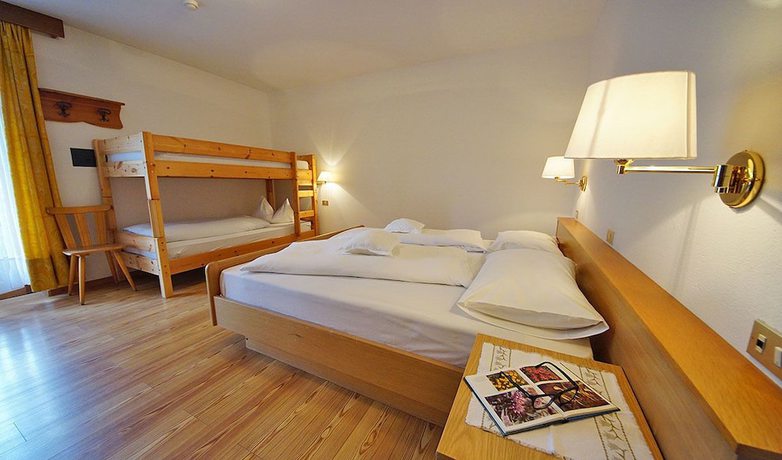 Imagen de la habitación del Hotel Chalet La Palsa. Foto 16