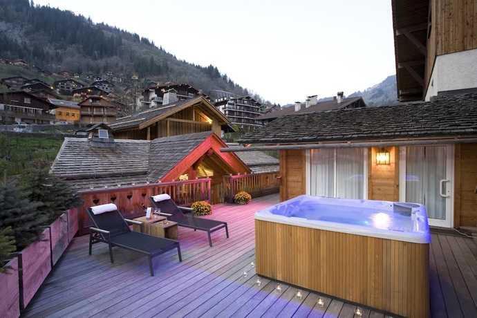 Imagen de la piscina del Hotel Chalet Les Saytels, BW Signature Collection. Foto 15