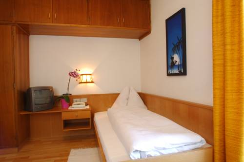 Imagen de la habitación del Hotel Chalet Madrisa. Foto 5