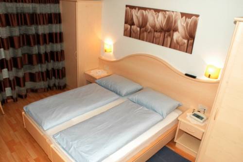 Imagen de la habitación del Hotel Chalet Madrisa. Foto 13