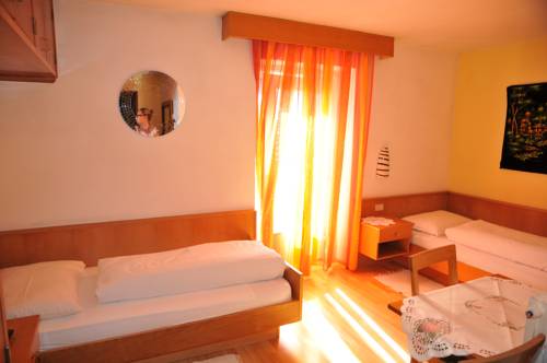 Imagen de la habitación del Hotel Chalet Madrisa. Foto 15