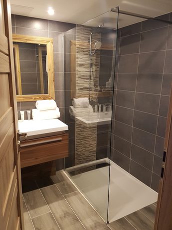 Imagen de la habitación del Hotel Chalet Marano Restaurant and Spa. Foto 8