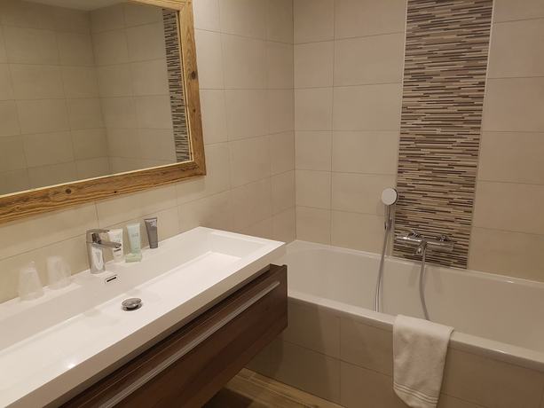 Imagen de la habitación del Hotel Chalet Marano Restaurant and Spa. Foto 12