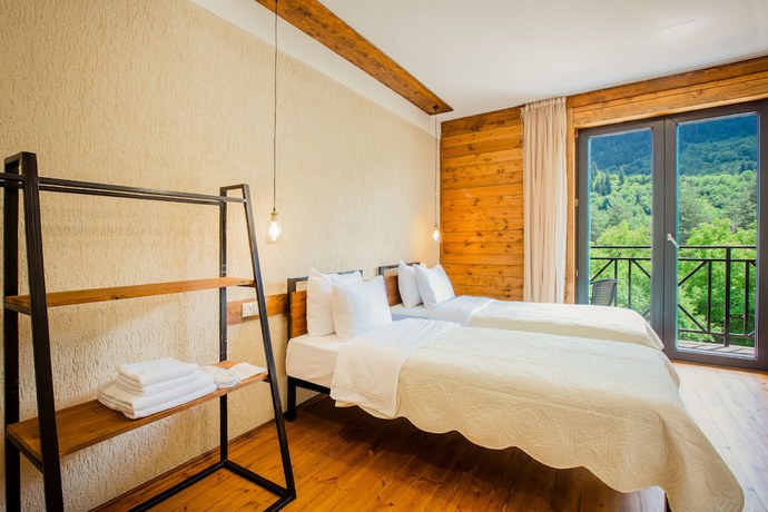 Imagen de la habitación del Hotel Chalet Mestia. Foto 8