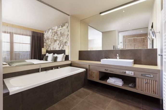 Imagen de la habitación del Hotel Chalet Mirabell. Foto 16