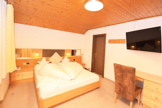 Imagen de la habitación del Hotel Chalet Olympia. Foto 9