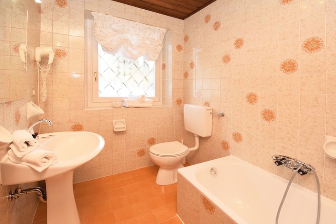 Imagen de la habitación del Hotel Chalet Olympia. Foto 17