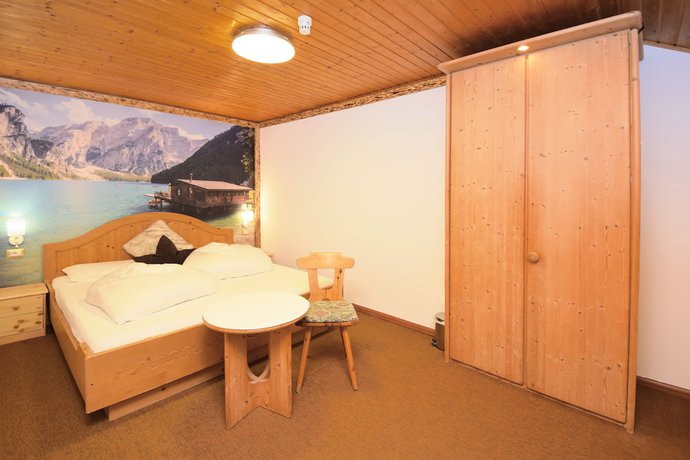 Imagen de la habitación del Hotel Chalet Olympia. Foto 18