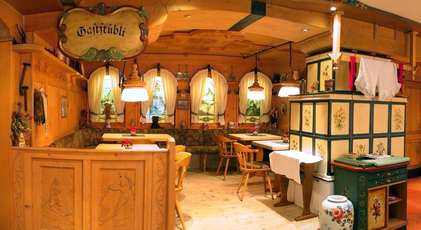 Imagen del bar/restaurante del Hotel Chalet Ostegg Superior. Foto 2