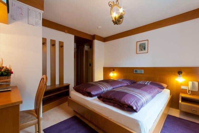 Imagen de la habitación del Hotel Chalet Pineta. Foto 3