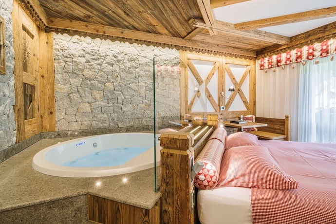 Imagen de la habitación del Hotel Chalet Pineta. Foto 10