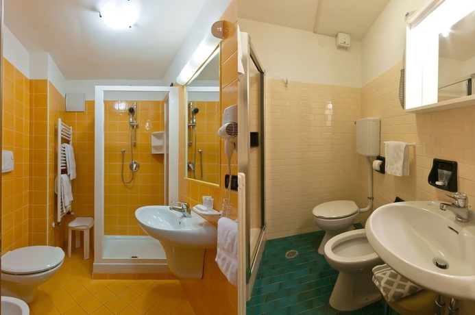 Imagen de la habitación del Hotel Chalet Pineta. Foto 17
