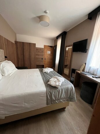 Imagen de la habitación del Hotel Chalet Queen. Foto 14