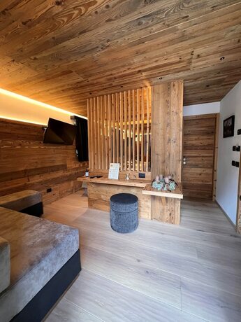 Imagen de la habitación del Hotel Chalet Queen. Foto 19