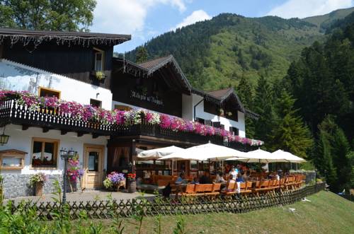Imagen de la habitación del Hotel Chalet Rifugio Al Faggio. Foto 2