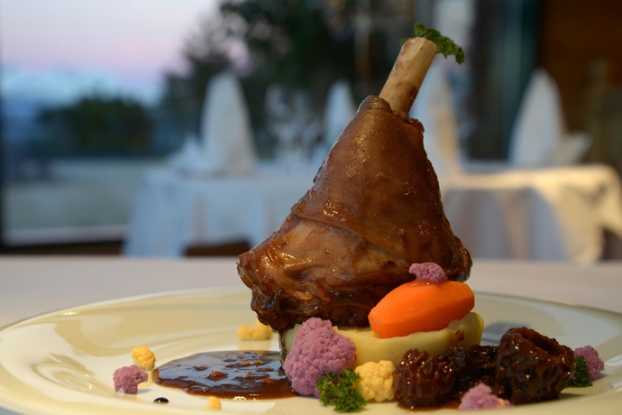 Imagen del bar/restaurante del Hotel Chalet Royal. Foto 7