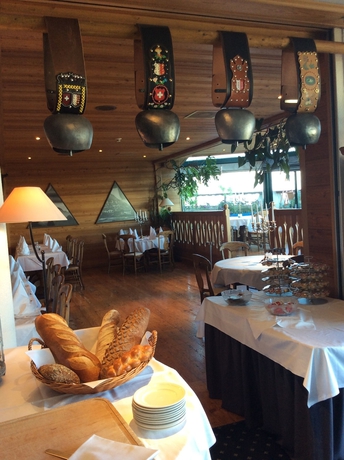 Imagen del bar/restaurante del Hotel Chalet Royal. Foto 10