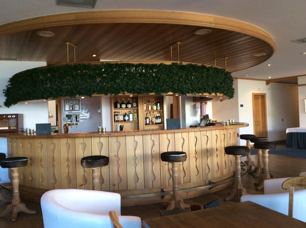 Imagen del bar/restaurante del Hotel Chalet Royal. Foto 11