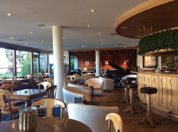 Imagen del bar/restaurante del Hotel Chalet Royal. Foto 12