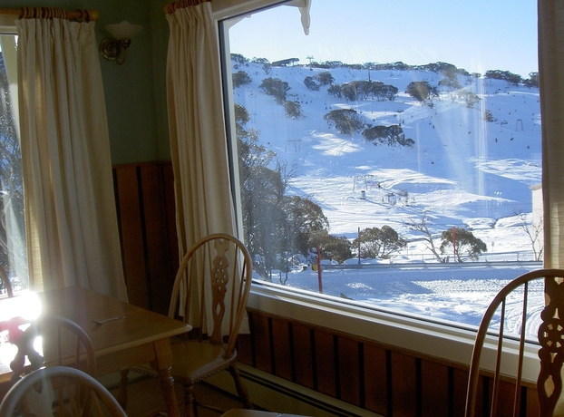 Imagen del bar/restaurante del Hotel Chalet Sonnenhof. Foto 4