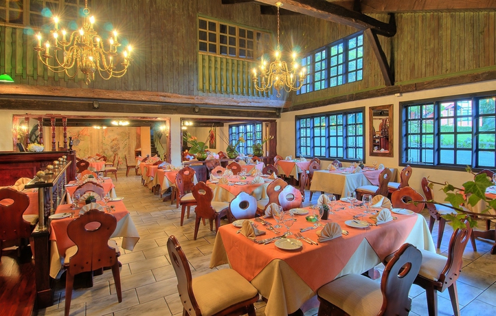 Imagen del bar/restaurante del Hotel Chalet Tirol. Foto 4