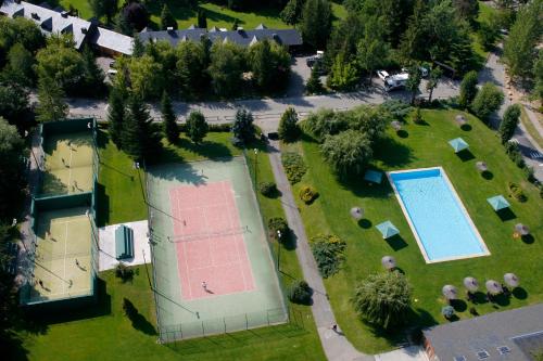 Imagen de los exteriores del Hotel Chalet del Golf. Foto 10